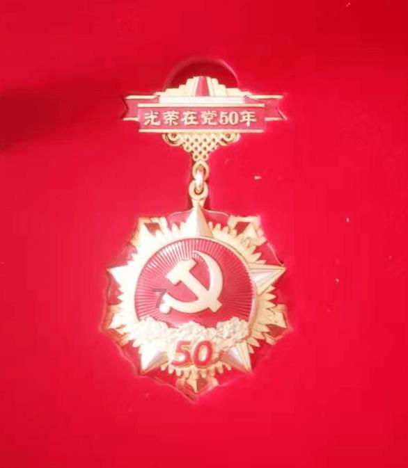 “巨骗富商”张世强：16亿资金不知去向，在青岛崂山饮弹自杀